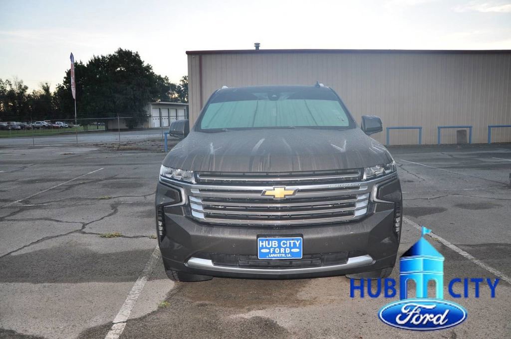 Used 2021 Chevrolet Suburban High Country w/ Premium Package RWD image 8