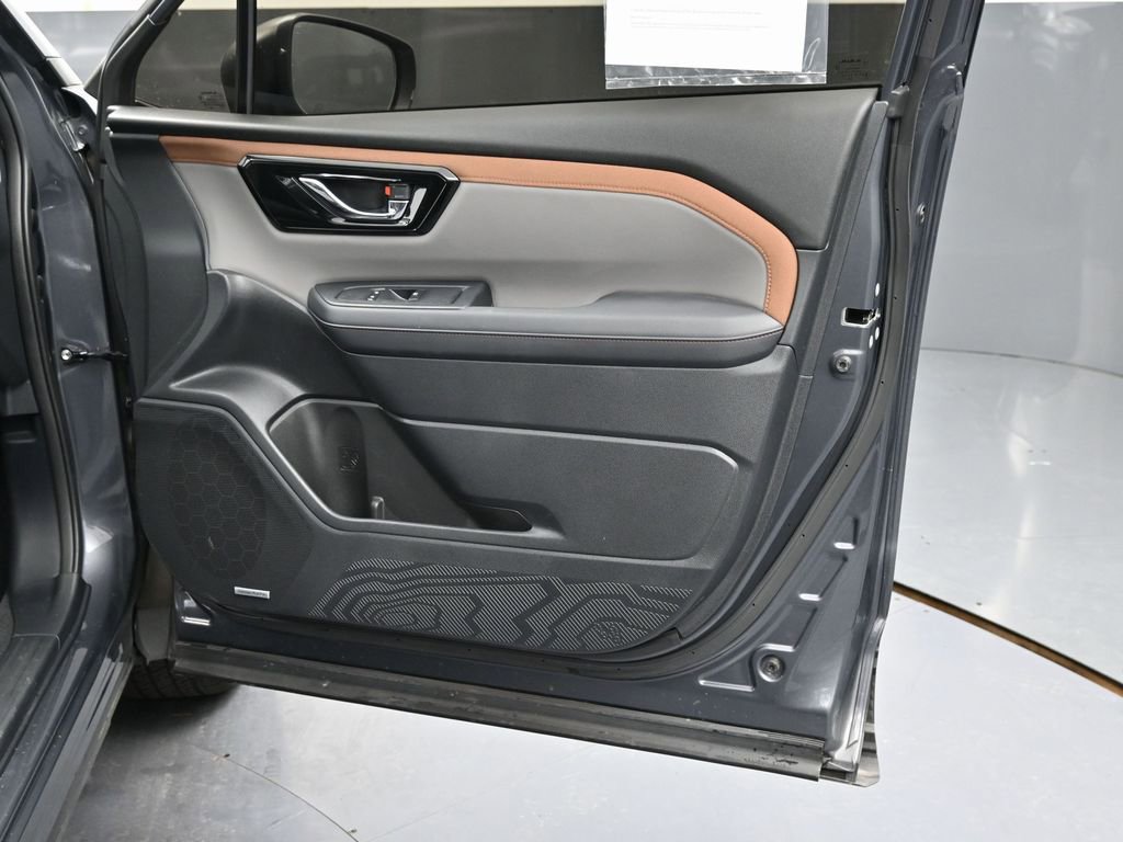 Used 2025 Subaru Forester Sport image 36