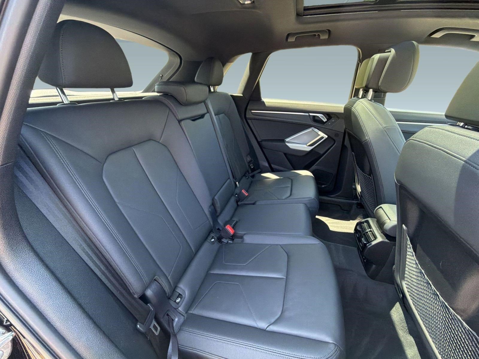 Used 2025 Audi Q3 2.0T Premium w/ Convenience Package AWD/4WD image 30