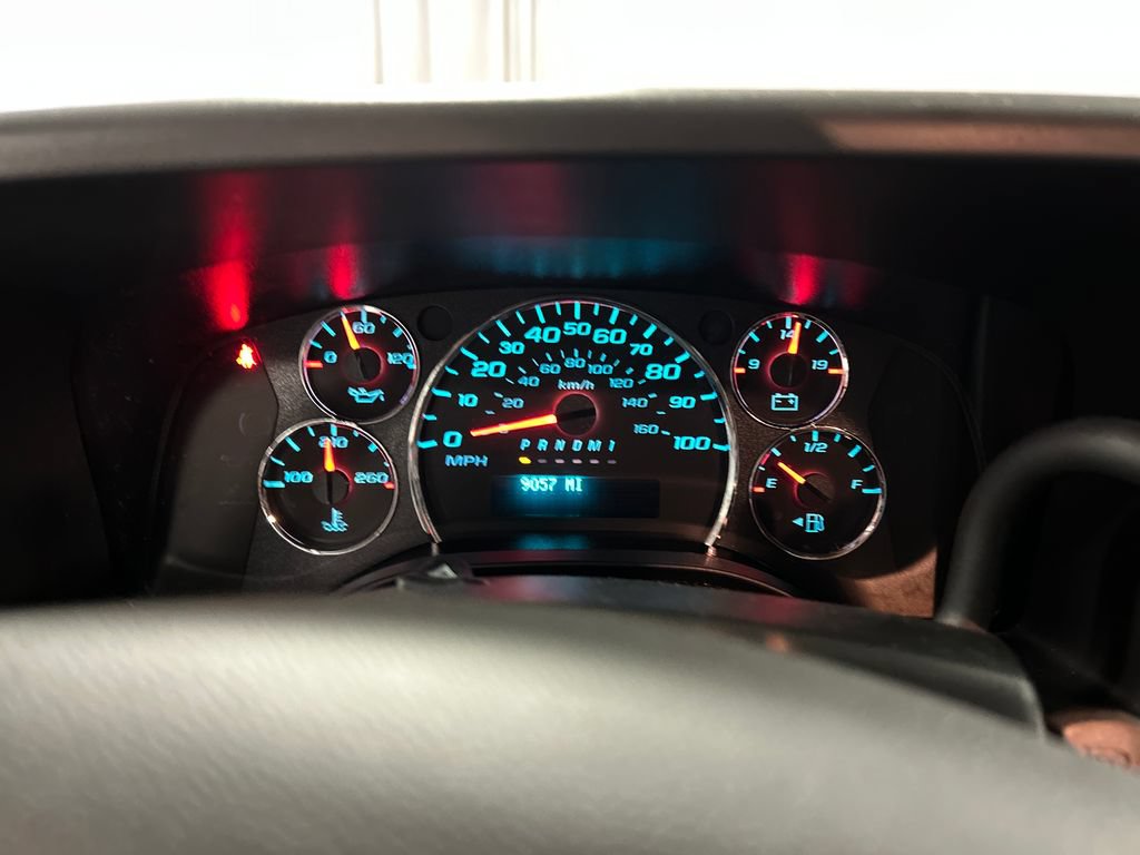 Used 2025 Chevrolet Express 2500 w/ Driver Convenience Package RWD image 15