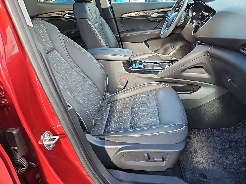 Used 2023 Buick Envision Avenir image 28