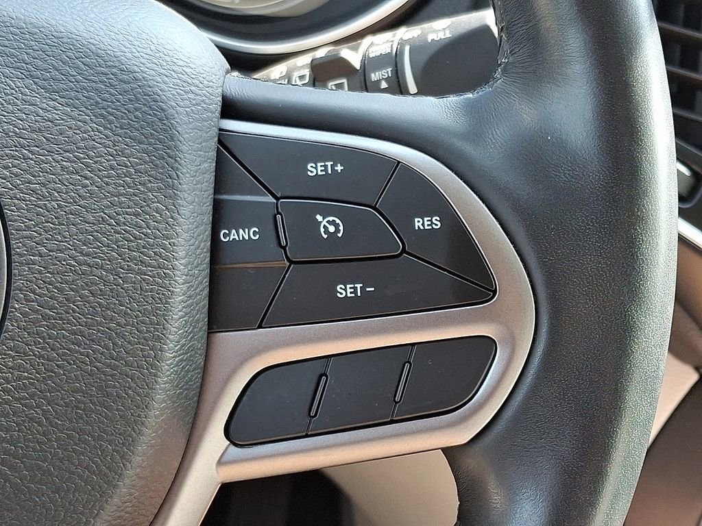 Used 2021 Jeep Cherokee Latitude Lux w/ Comfort/Convenience Group AWD/4WD image 22