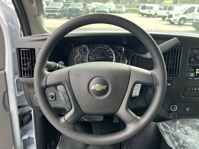 New 2026 Chevrolet Express 3500 LS image 11
