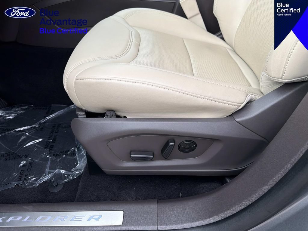 Certified 2021 Ford Explorer Platinum w/ Equipment Group 601A AWD/4WD image 18