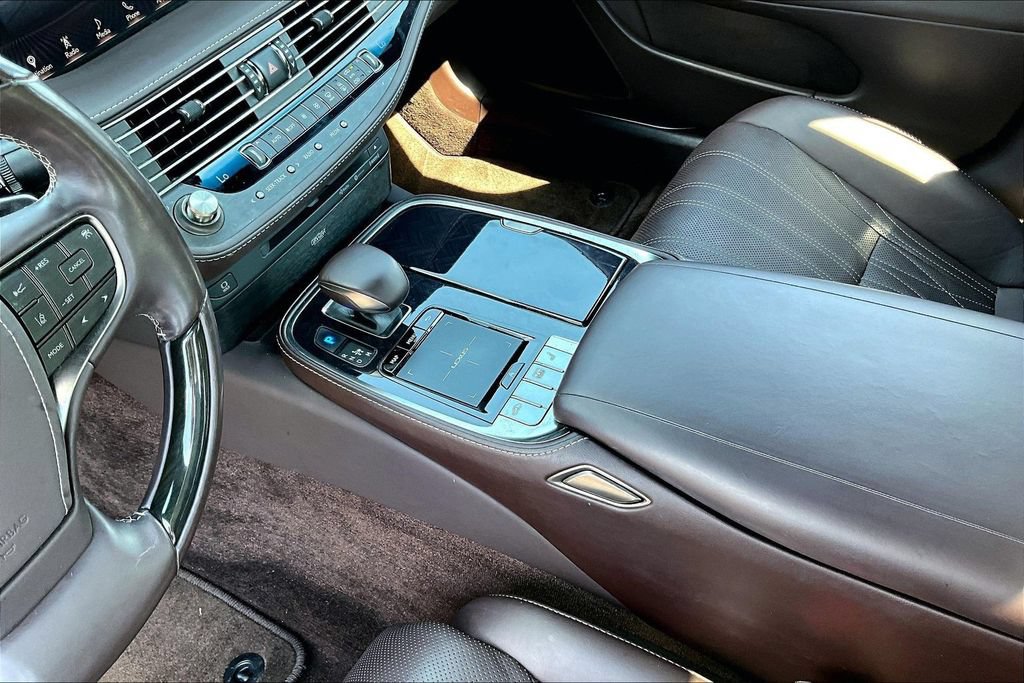 Used 2018 Lexus LS 500 w/ Luxury Package RWD image 15