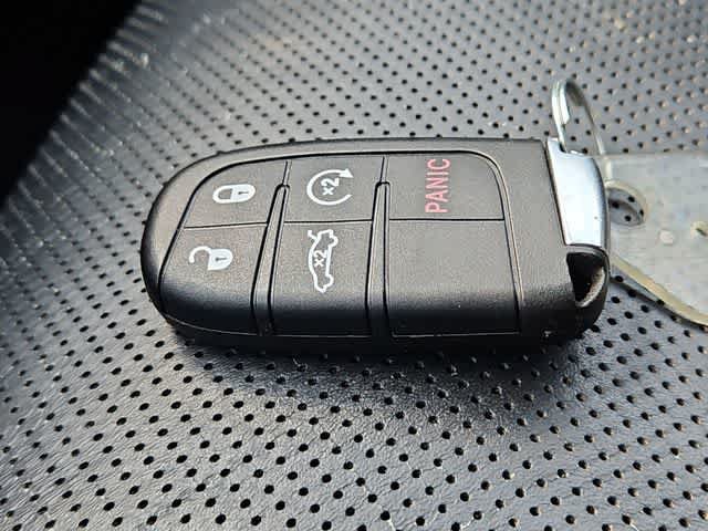 Used 2015 Dodge Challenger SXT Plus RWD image 28