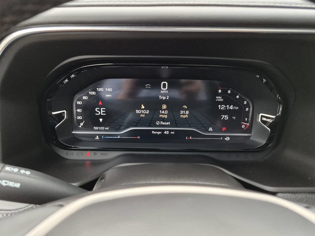 Used 2023 GMC Yukon Denali RWD image 28