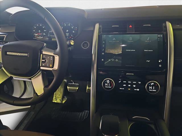 New 2025 Land Rover Discovery Dynamic SE image 20