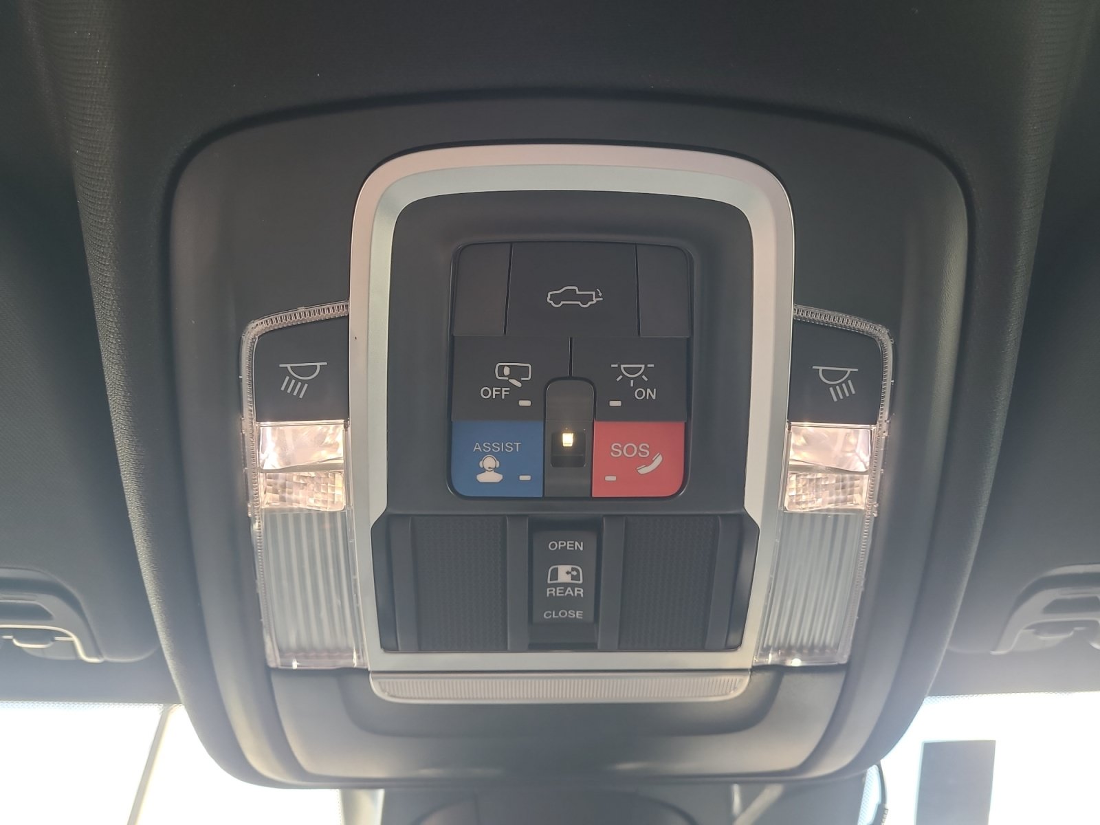Used 2023 RAM 1500 Laramie AWD/4WD image 22