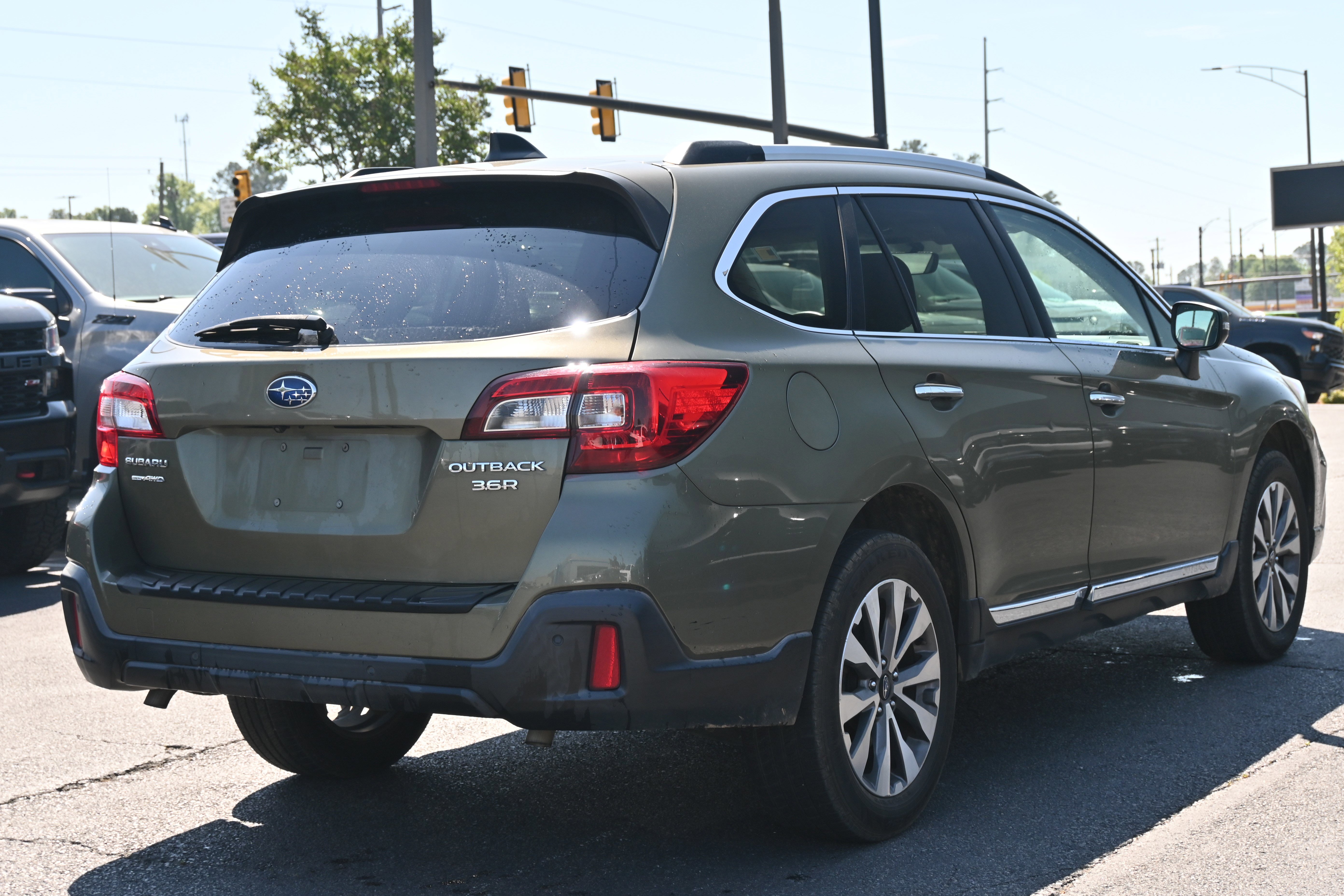 Used 2018 Subaru Outback 3.6R Touring w/ Popular Package #3 image 15