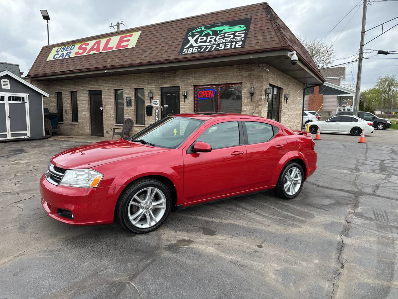 Used 2011 Dodge Avenger Heat FWD image 1