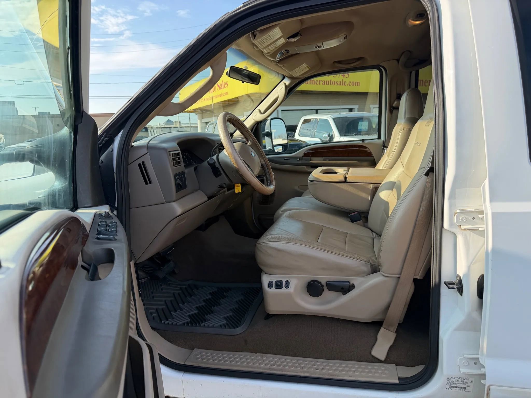 Used 2004 Ford F250 Lariat image 4