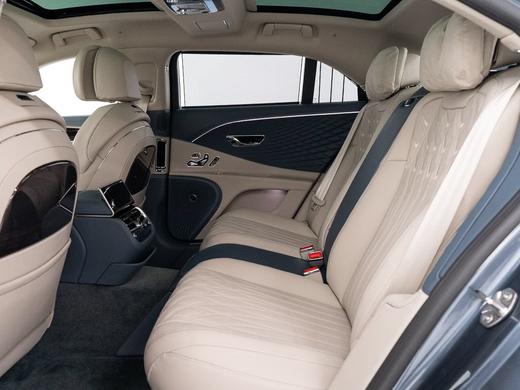 Used 2026 Bentley Flying Spur Plug-In Hybrid AWD/4WD image 20
