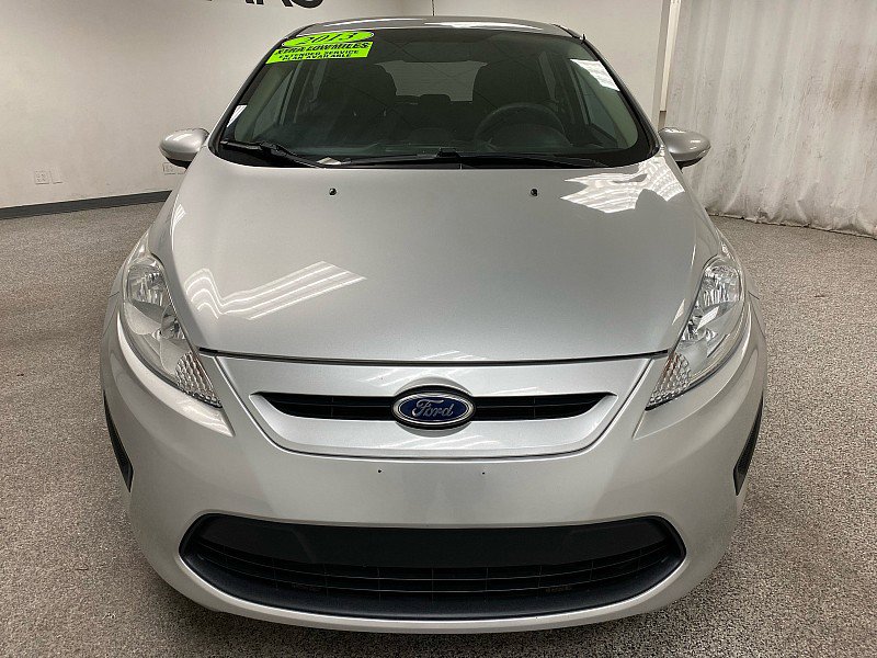 Used 2013 Ford Fiesta SE image 2