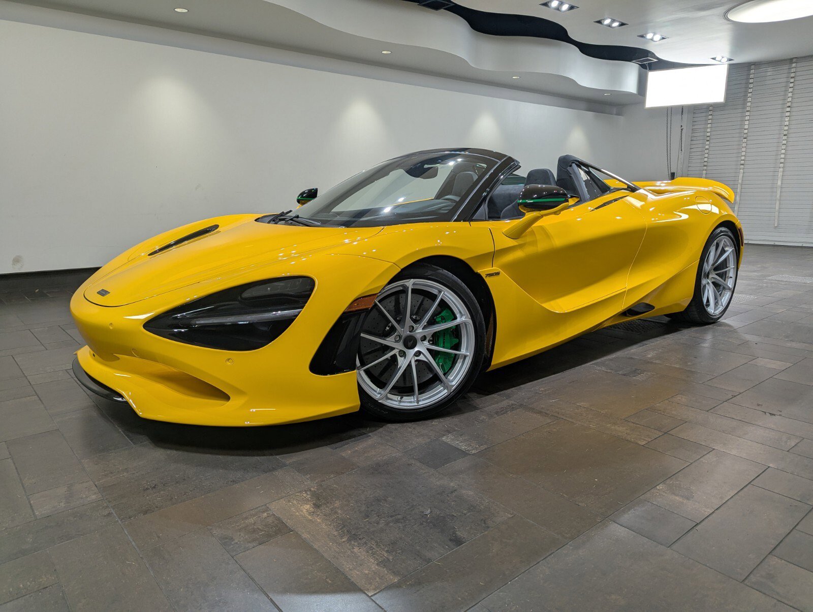 New 2026 McLaren 750S Spider image 1