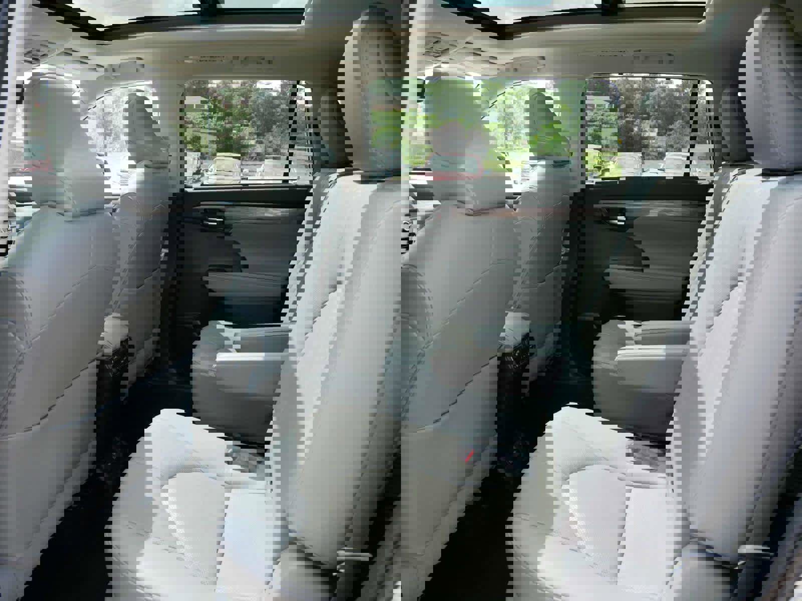 Used 2020 Toyota Highlander Platinum image 11