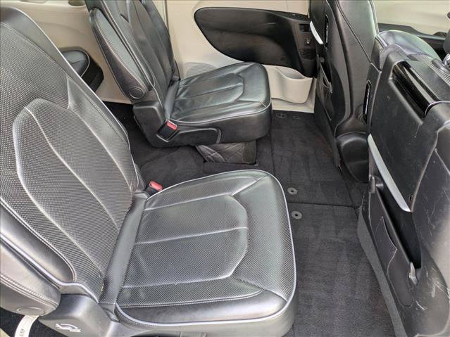 Used 2018 Chrysler Pacifica Limited FWD image 22