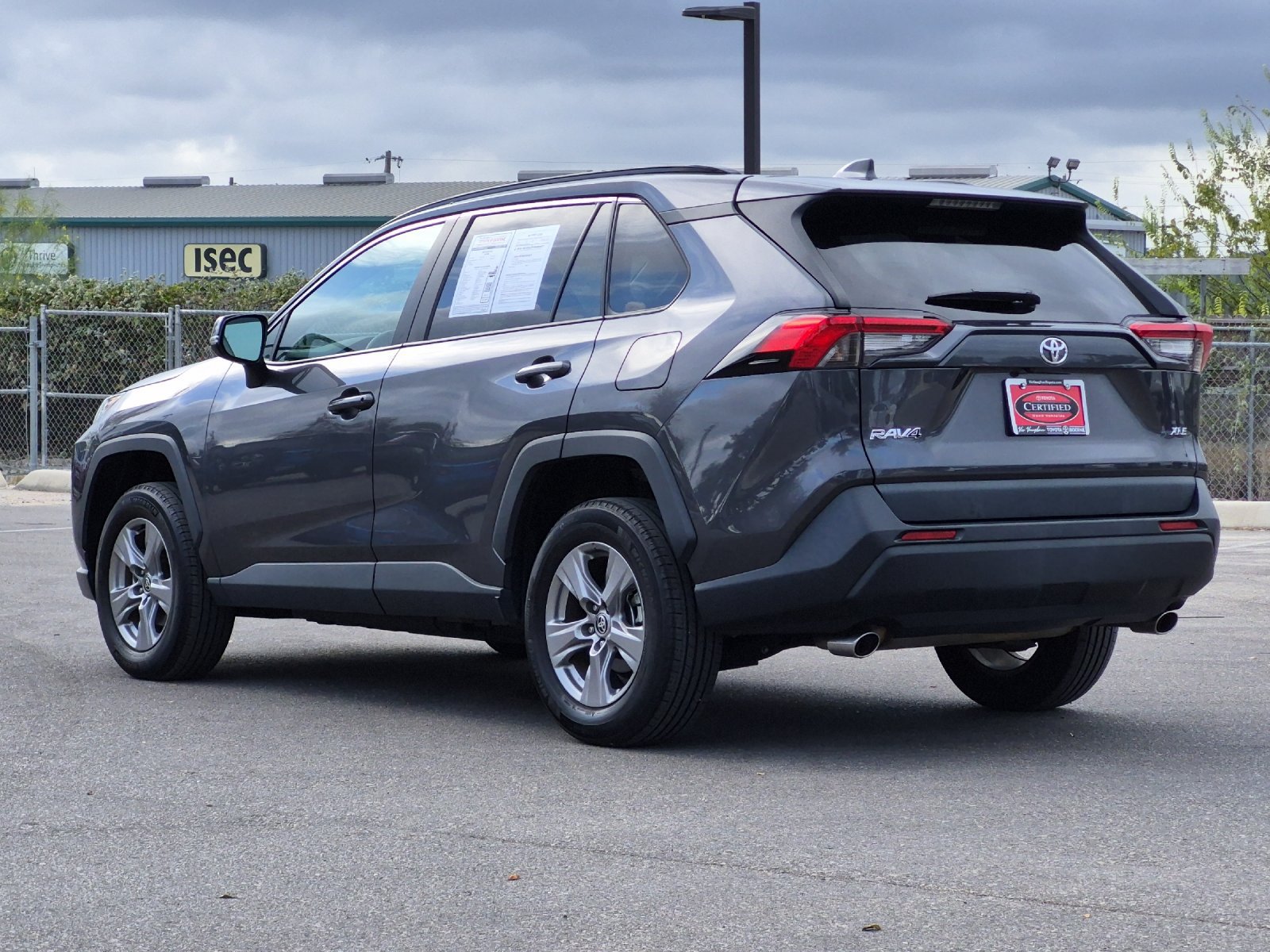 Used 2025 Toyota RAV4 XLE FWD image 3