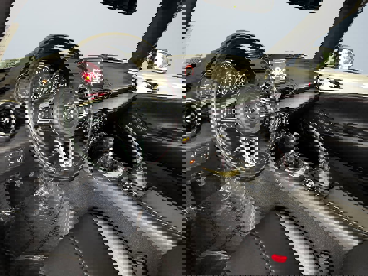 Used 2018 MAZDA MX-5 Miata RF Grand Touring image 10