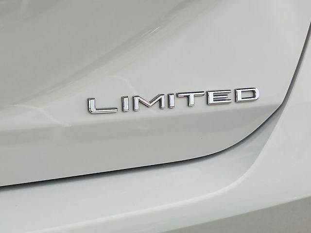 Certified 2022 Toyota Avalon Limited w/ Advanced Safety Package FWD image 33