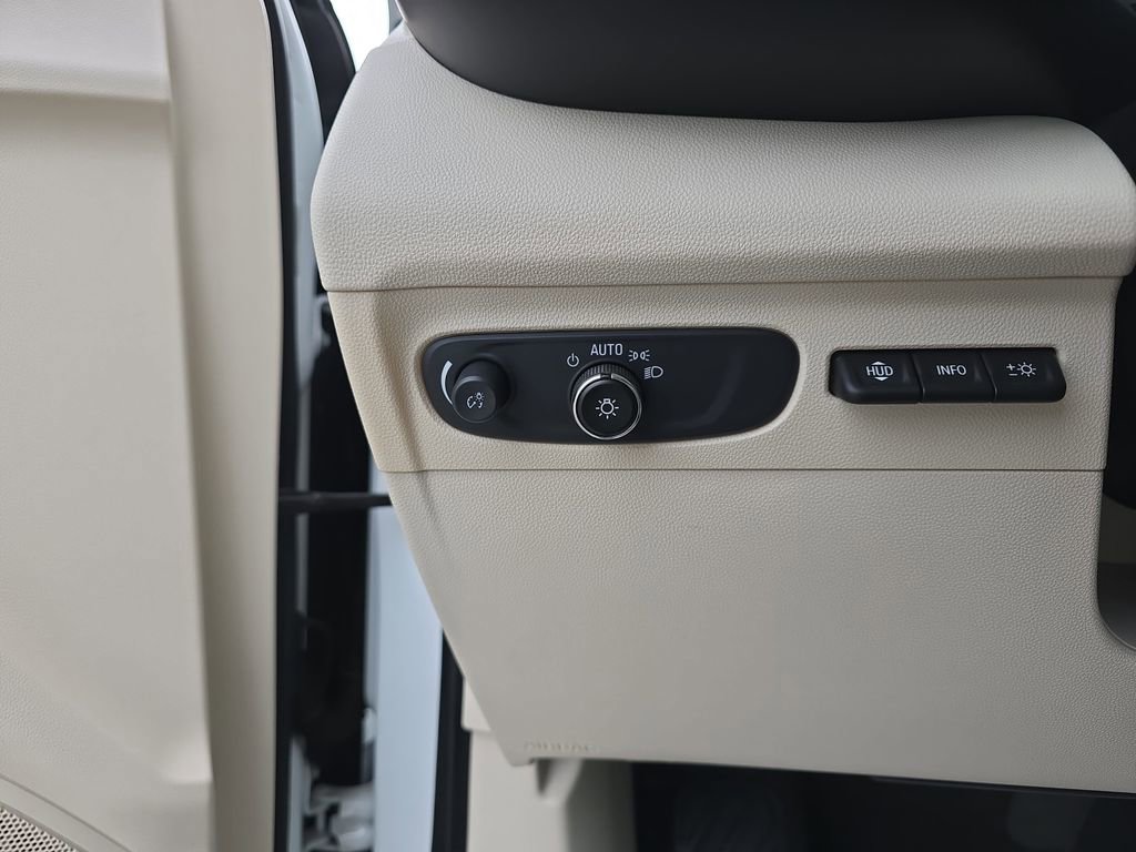 Used 2021 Buick Envision Essence w/ Technology Package I image 30