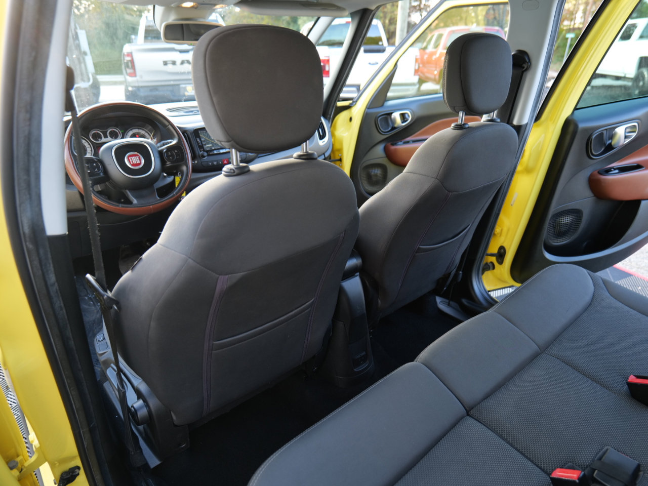 Used 2014 FIAT 500L Trekking w/ Popular Equipment Group image 48