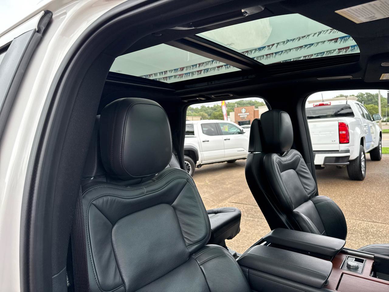 Used 2023 Lincoln Navigator Reserve AWD/4WD image 57