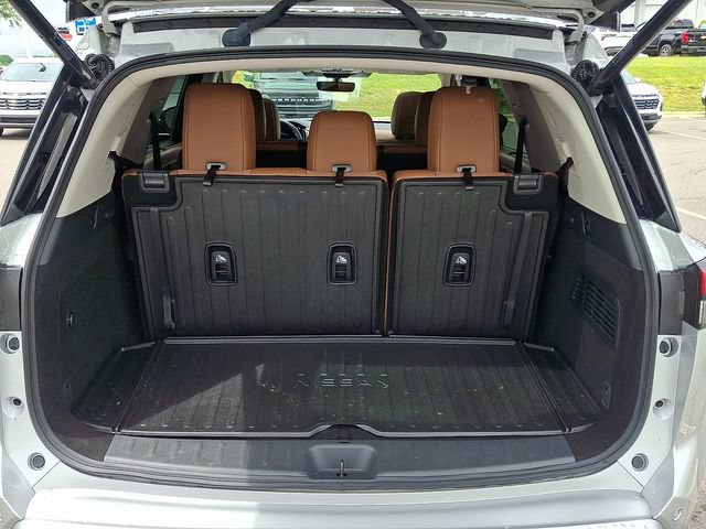 Used 2025 Nissan Pathfinder Platinum w/ Cargo Package FWD image 27