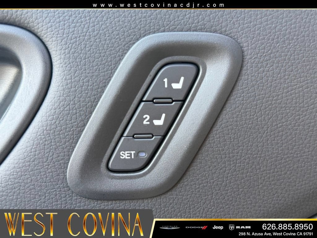 Used 2025 Honda Pilot Black Edition image 15