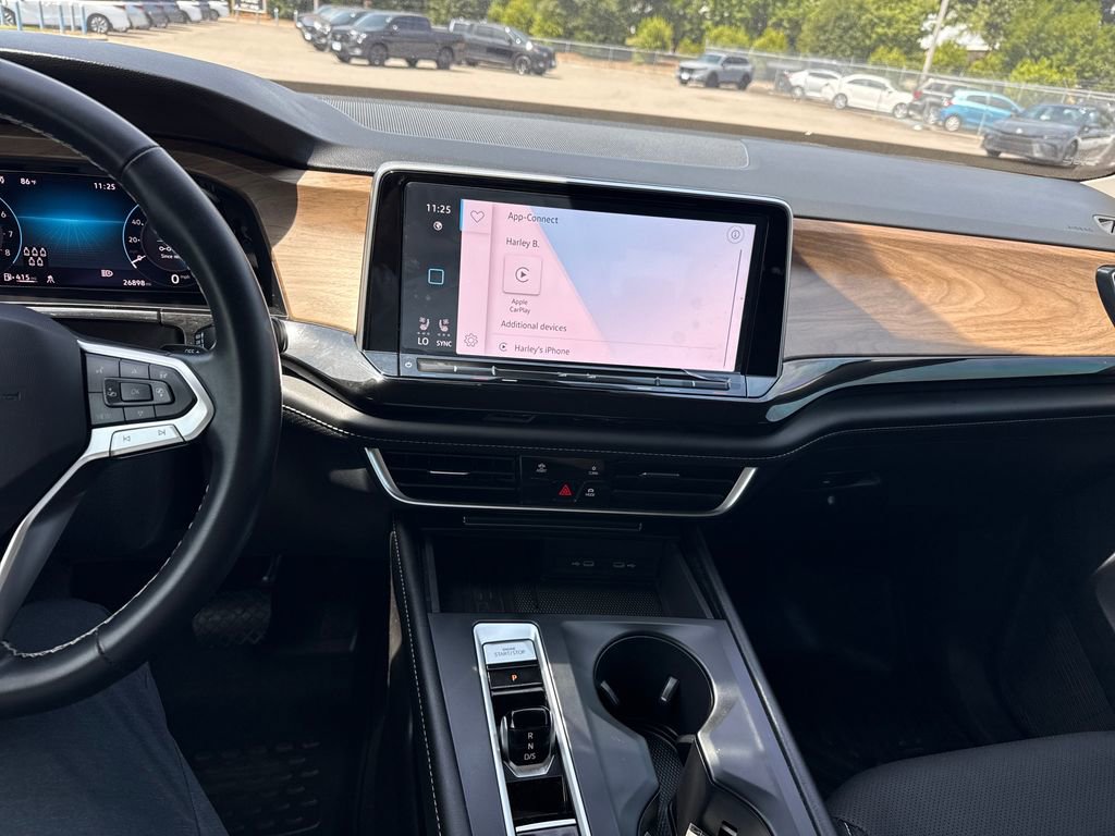 Used 2025 Volkswagen Atlas SE FWD image 18