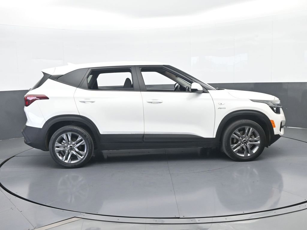 Used 2022 Kia Seltos LX image 7