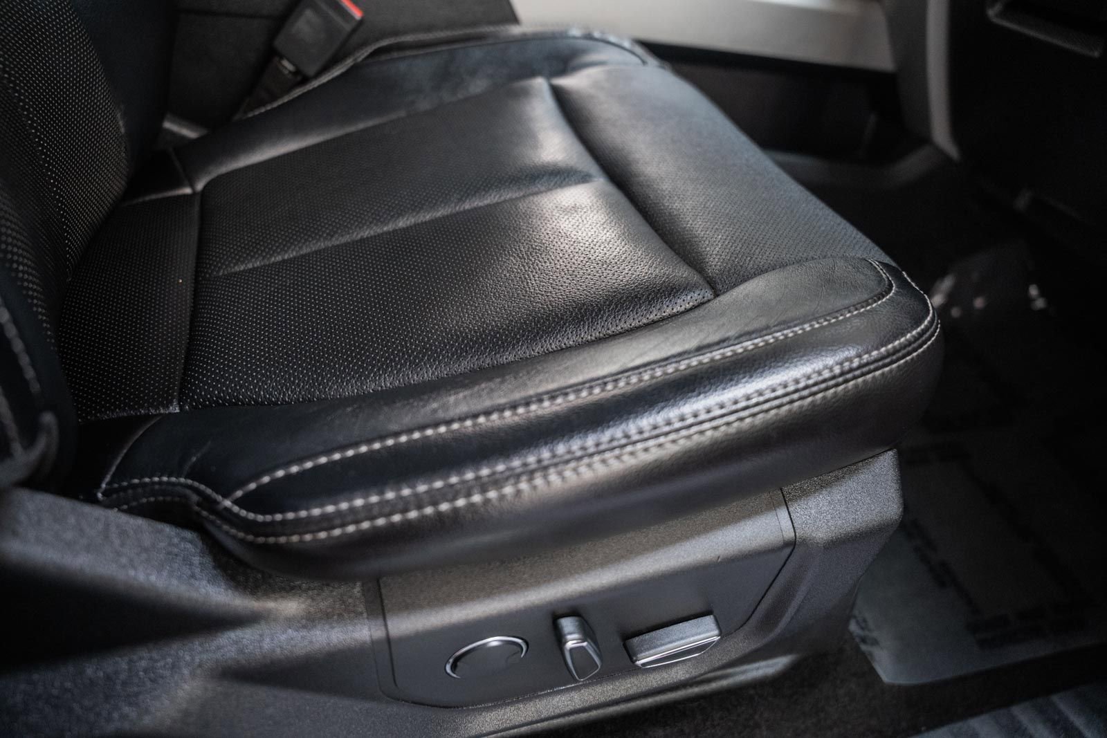 Used 2018 Ford F150 Lariat w/ Heavy-Duty Payload Package image 43