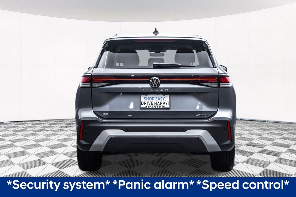 Used 2025 Volkswagen Tiguan SE image 8