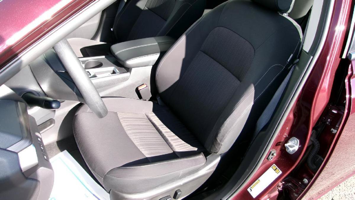Used 2025 Nissan Altima 2.5 SV FWD image 13