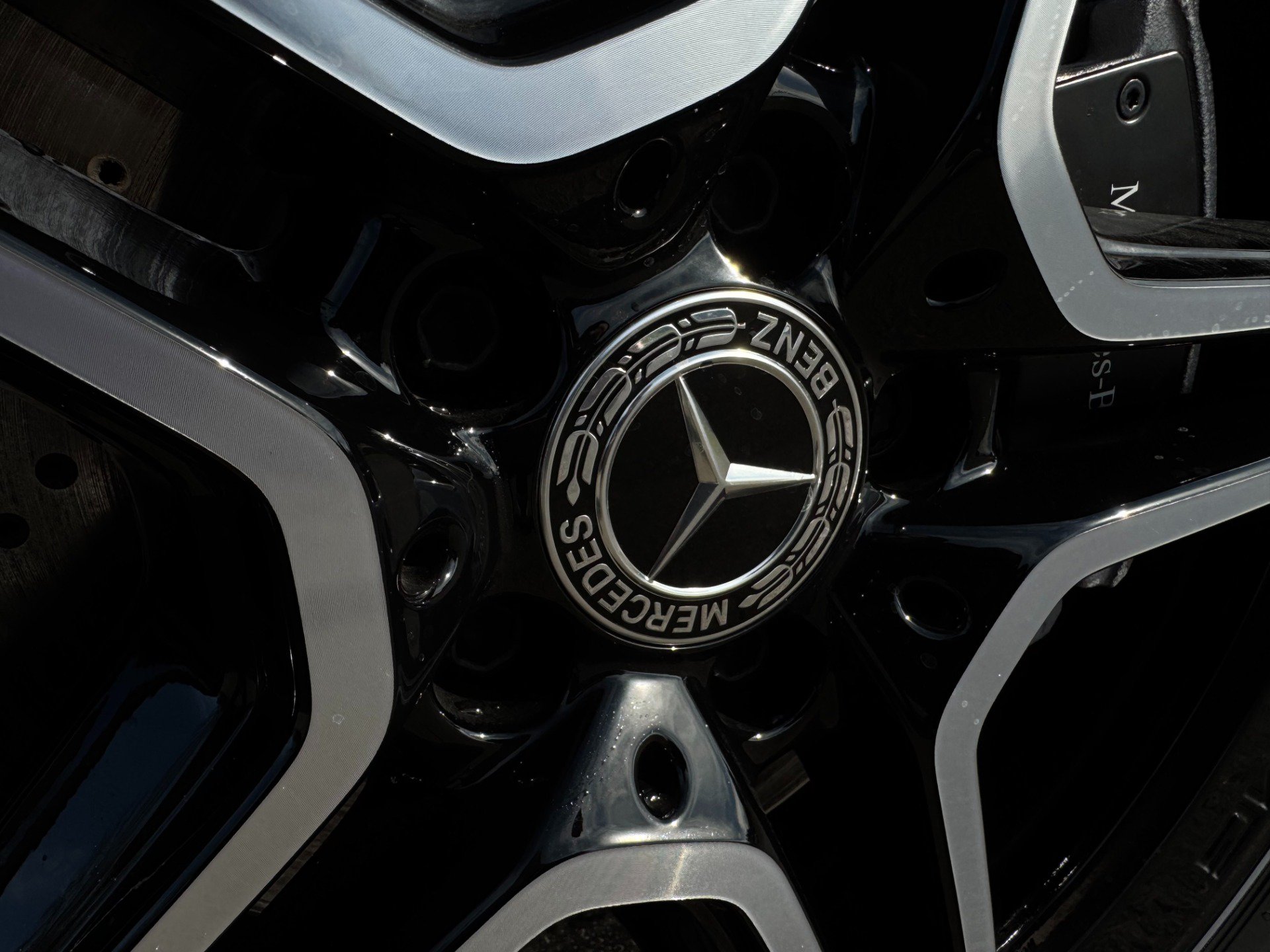 Used 2025 Mercedes-Benz GLB 250 w/ AMG Night Package image 73