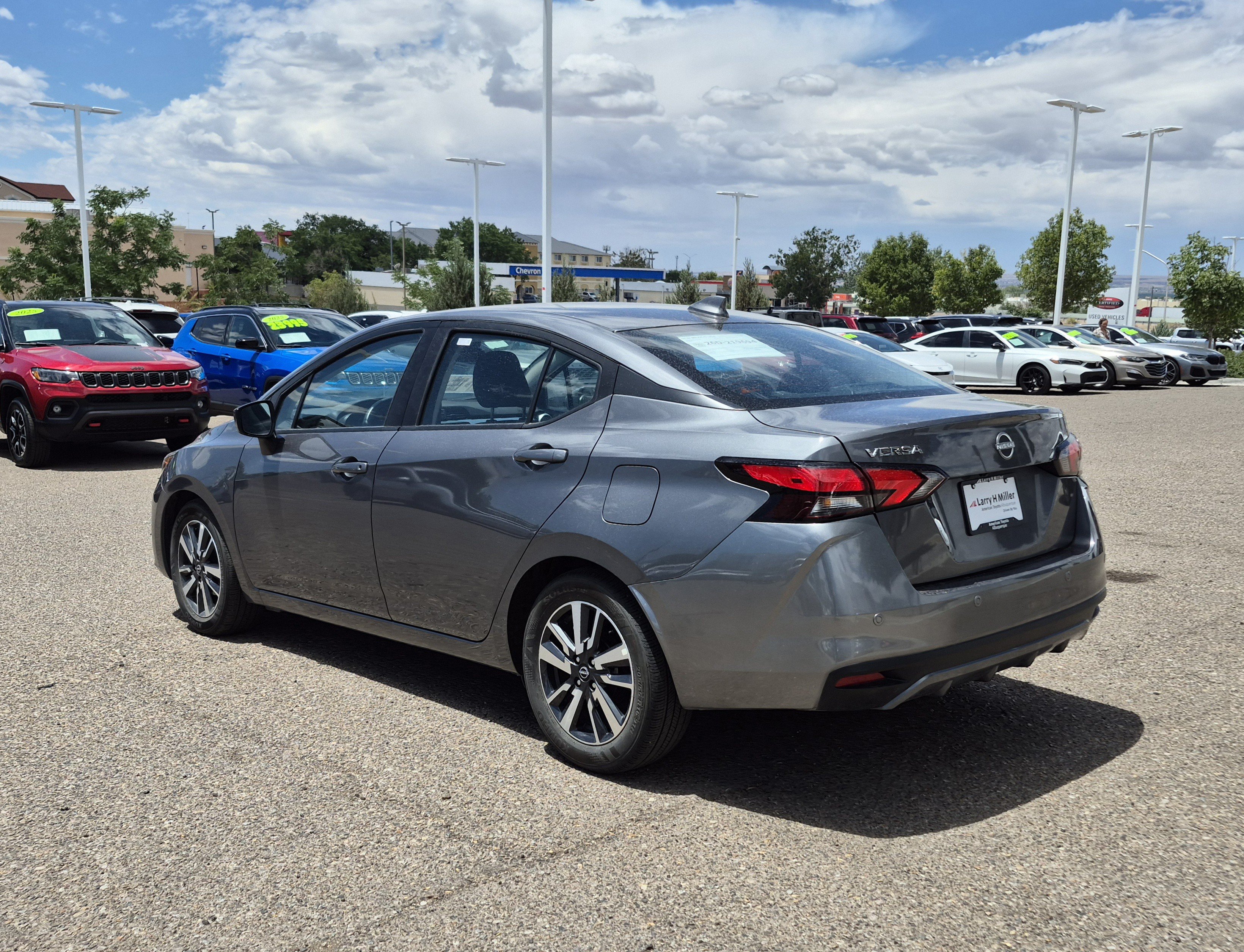 Used 2025 Nissan Versa SV FWD image 3