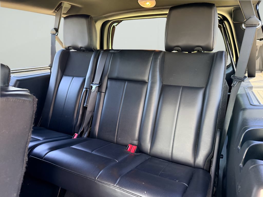 Used 2017 Ford Expedition EL XLT w/ Equipment Group 202A RWD image 9