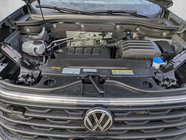 Used 2025 Volkswagen Atlas Cross Sport SEL R-Line image 23