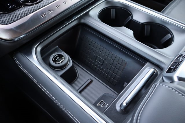 New 2025 Ford Expedition Max Platinum w/ Stealth Appearance Package image 11
