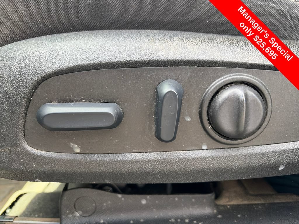 Used 2023 GMC Acadia SLE w/ Driver Convenience Package AWD/4WD image 16