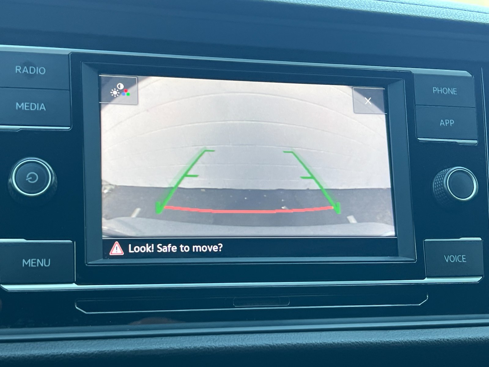 Used 2022 Volkswagen Jetta SE FWD image 18