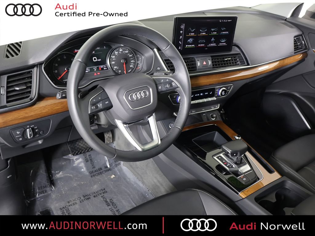 Certified 2023 Audi Q5 2.0T Premium w/ Convenience Package AWD/4WD image 2