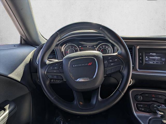 Used 2015 Dodge Challenger SXT image 24