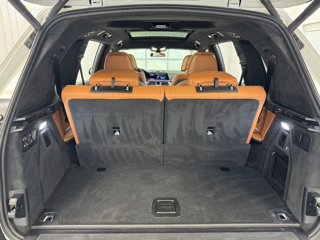 Used 2020 BMW X7 M50i AWD/4WD image 31