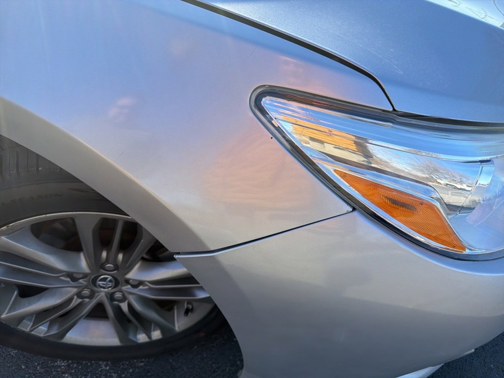 Used 2017 Toyota Camry SE w/ Moonroof Package image 18