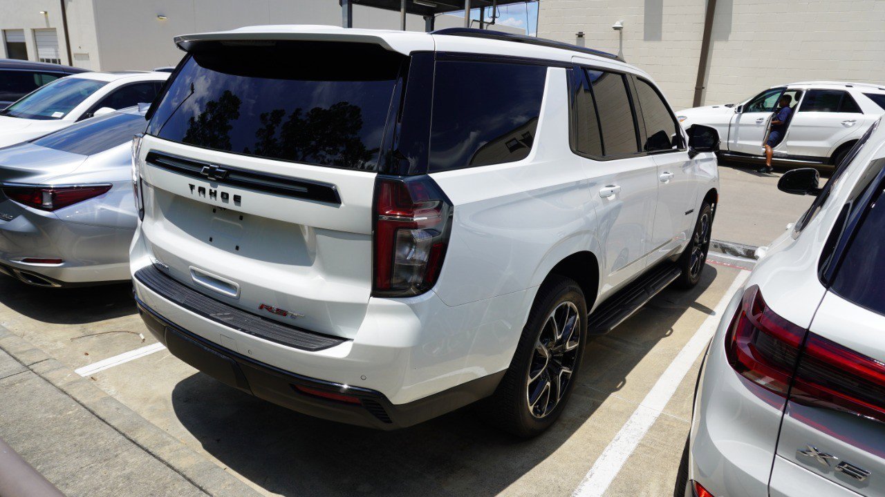 Used 2024 Chevrolet Tahoe RST w/ Luxury Package RWD image 4