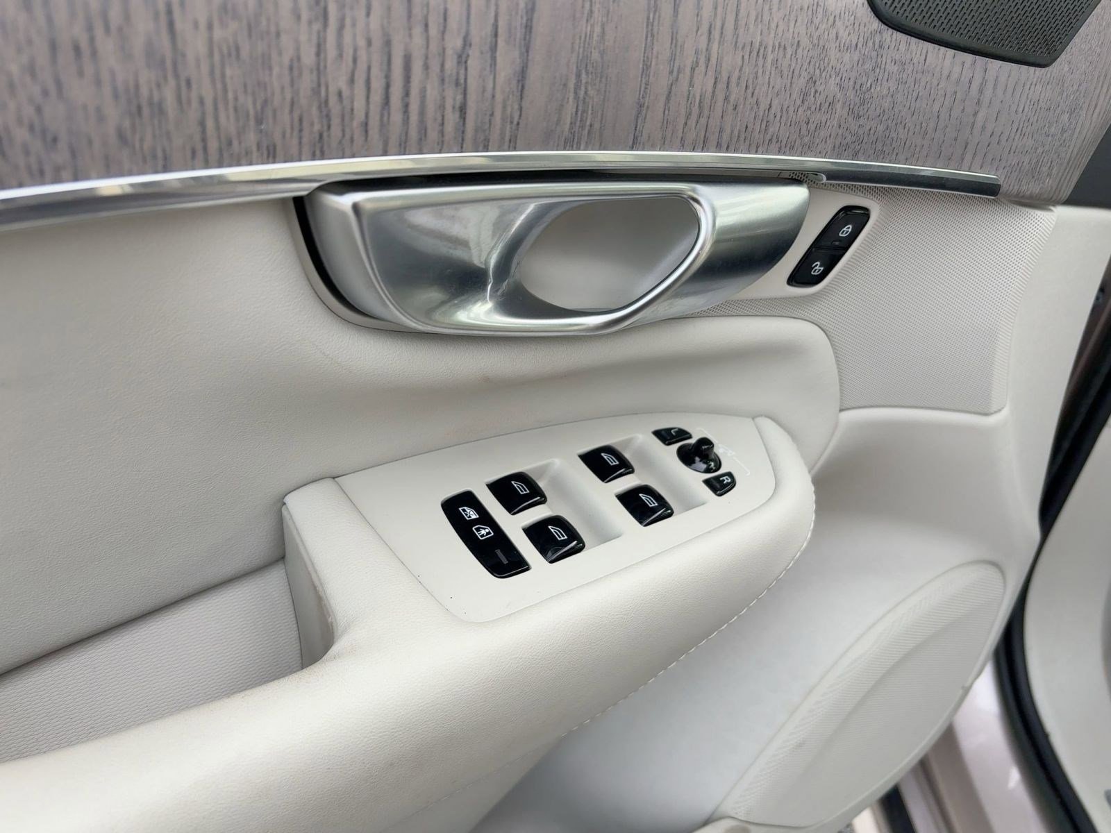 Certified 2023 Volvo XC90 B6 Ultimate image 13