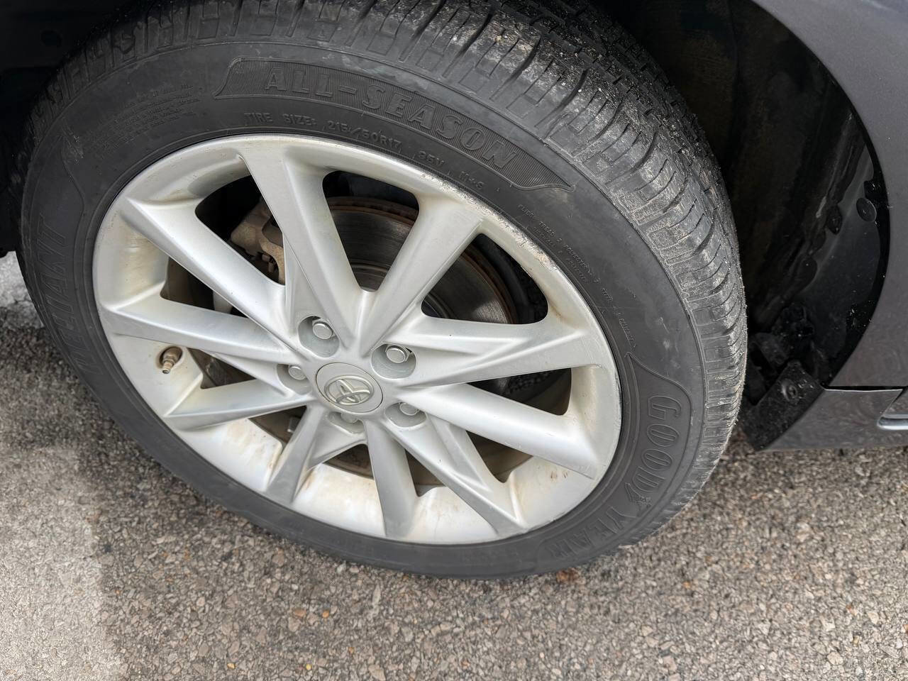 Used 2013 Toyota Prius V Five image 31