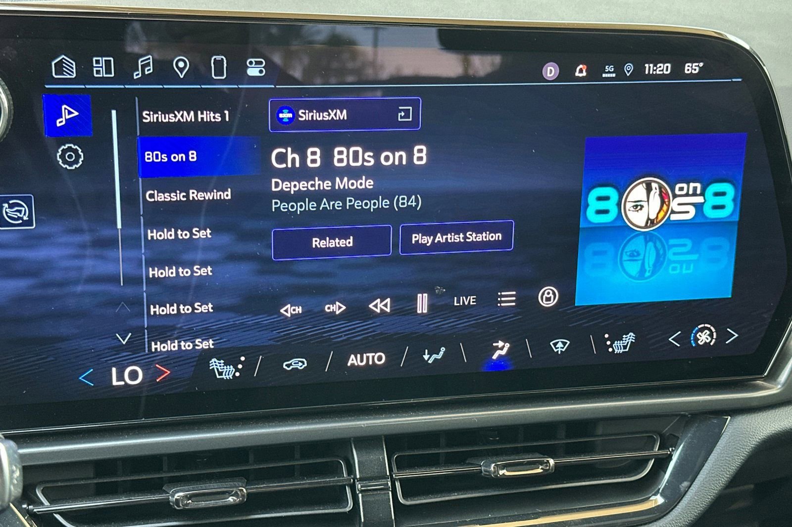 Used 2024 Chevrolet Equinox EV RS image 19