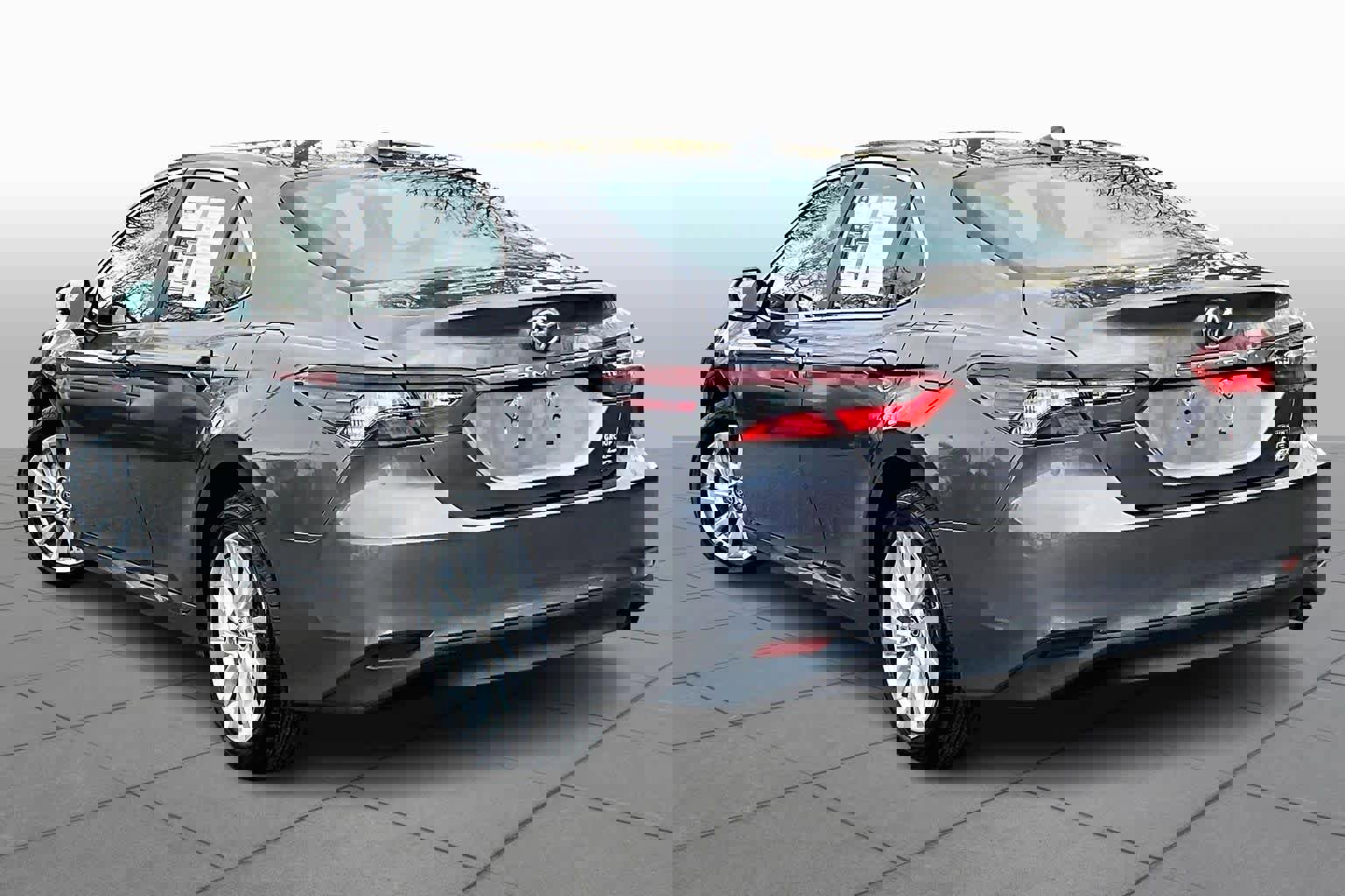 Used 2023 Toyota Camry LE image 12